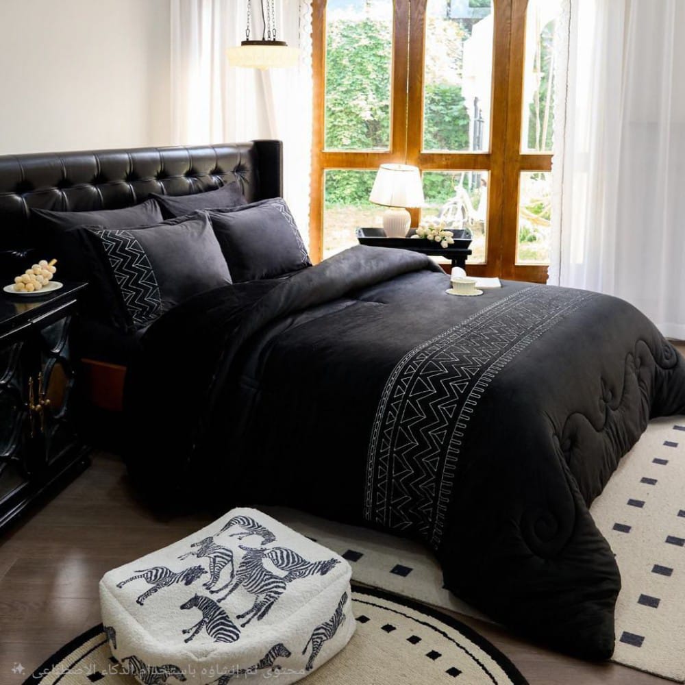 Embroidered Velvet Comforter set 6 - Pieces